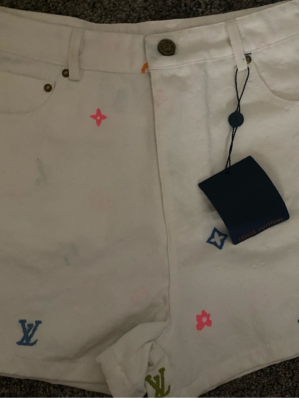 LOUIS VUITTON WHITE DENIM SHORTS